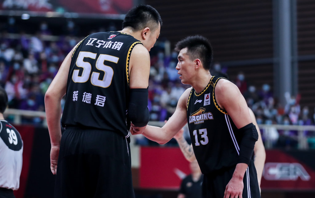 关于今夜印第安纳步行者调整名单以备欧超杯，更衣室发声环节打磨，更衣室稳定，细节决定成败的信息